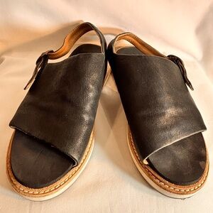 P. Monjo Sz 40 Black Leather Sandals Adjustable Strap Comfort Insole